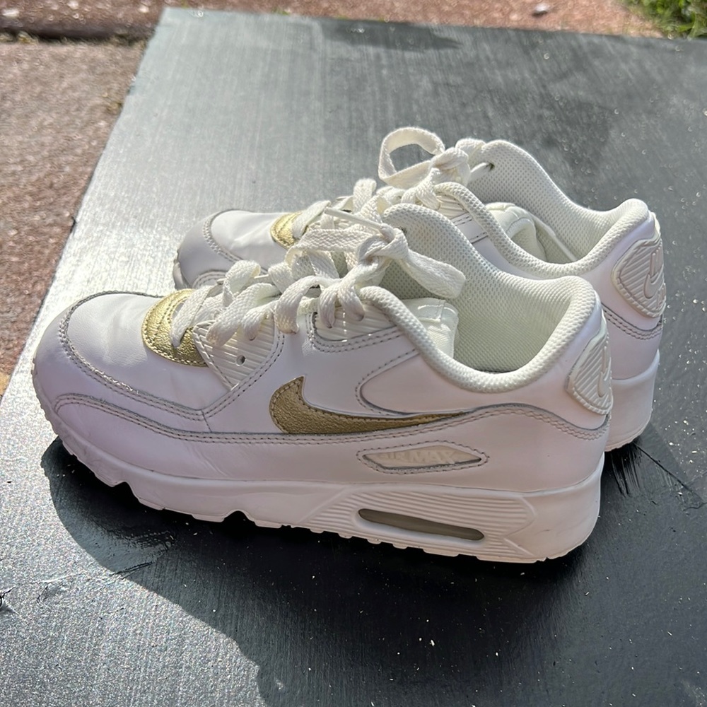 Girls size 3y nike air max